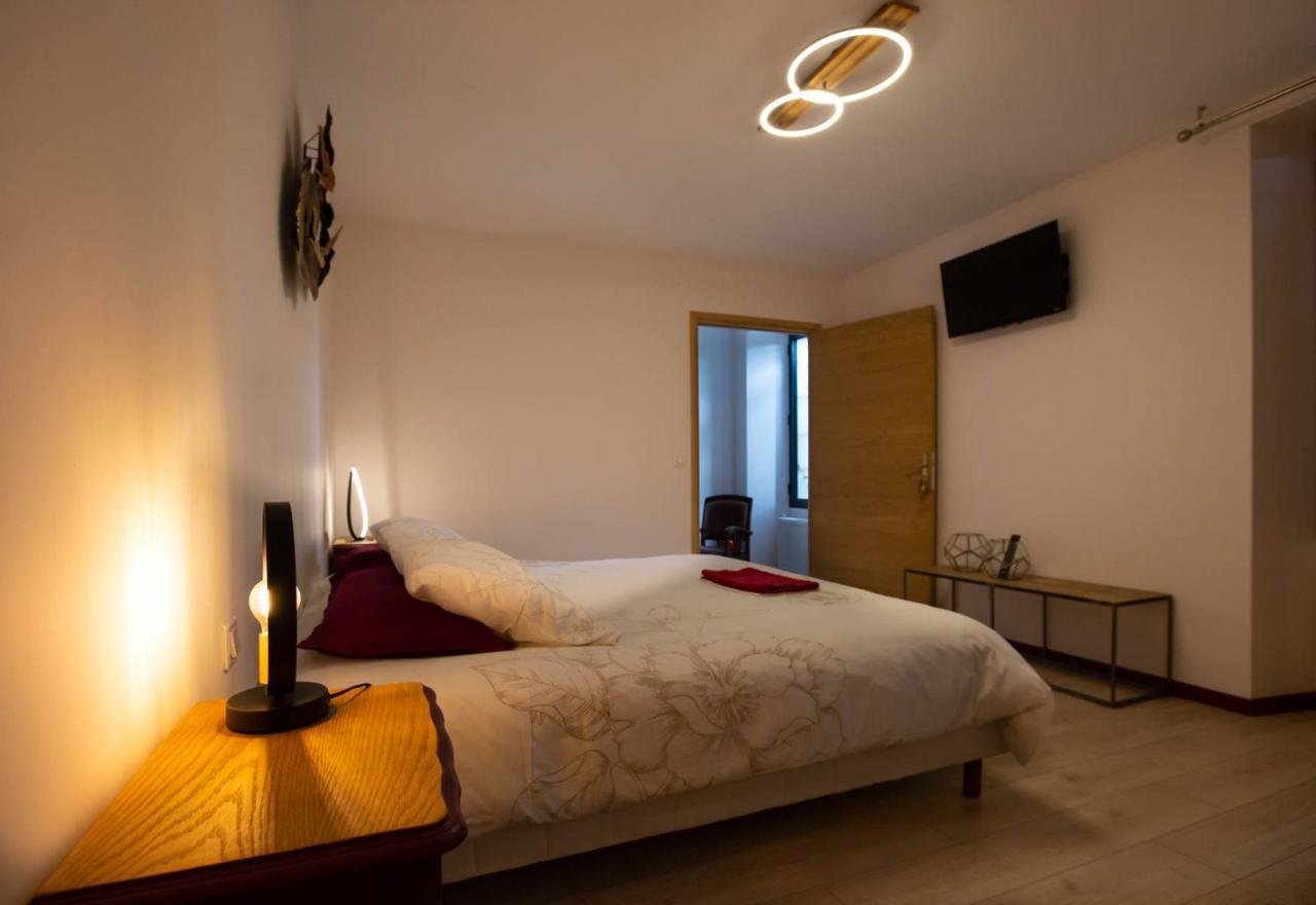 Hotel Au Bouchon Saint-Aigulin Zewnętrze zdjęcie